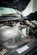 Comment bien Nettoyer son Compartiment Moteur : le Guide Shine